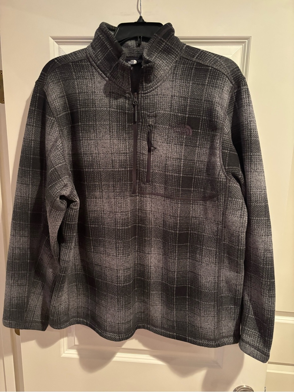The North Face Men’s XL Gray Black Plaid Quarter Zip Fleece Pullover Jacket